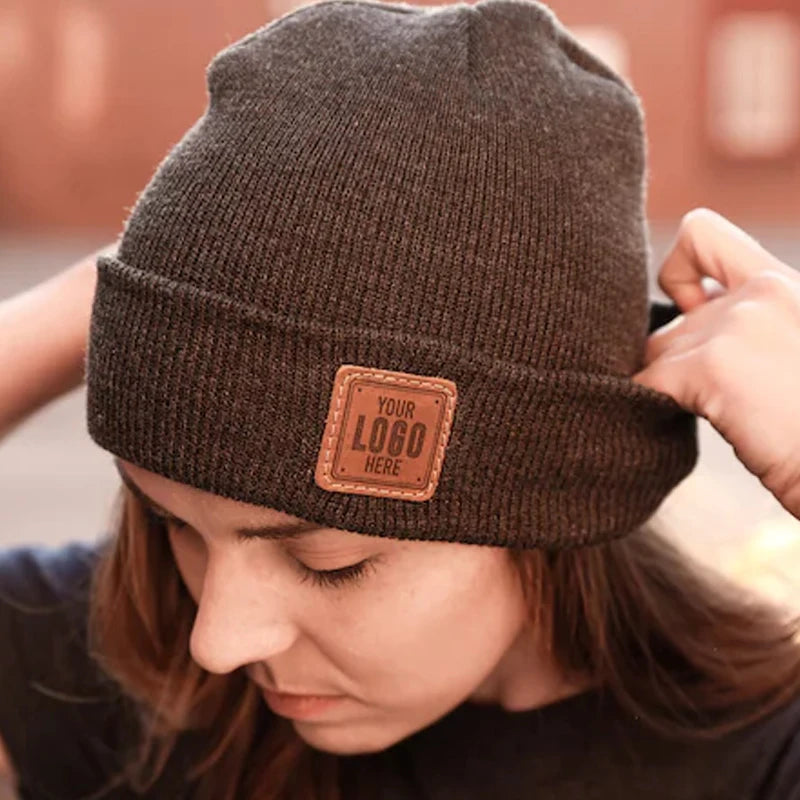 Klassisk Strikket Beanie Hue med Lædermærke Unisex