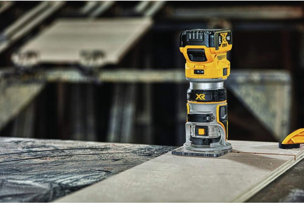 DEWALT XR Overfræser Kulfri 20V MAX DCW600B