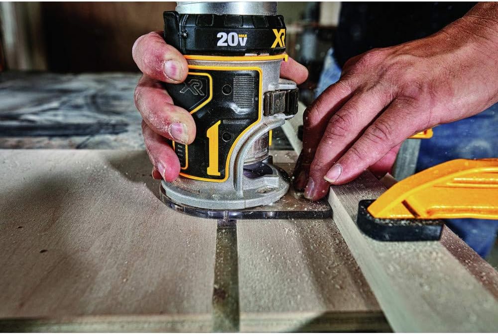 DEWALT XR Overfræser Kulfri 20V MAX DCW600B